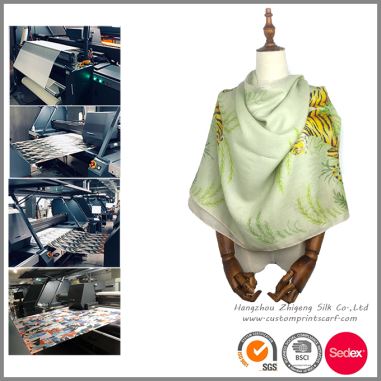 Benutzerdefinierte Print Merino Wolle Tücher mit Hand Rollende Abschlusskante